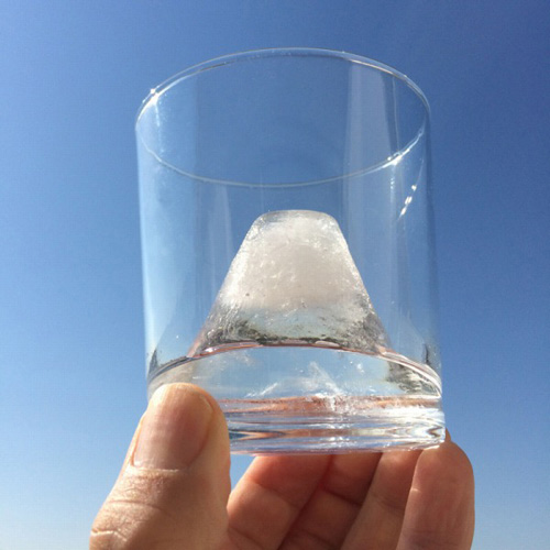 富士山の氷が作れる製氷器「FUJI ON THE ROCK(フジオンザロック)」