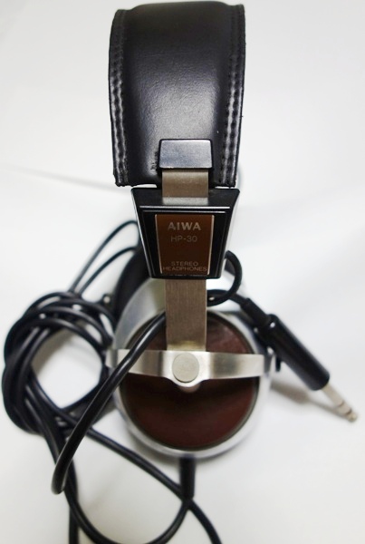 iPodで使うイヤホンとかヘッドホンのblog： AIWA HP-30のレビュー