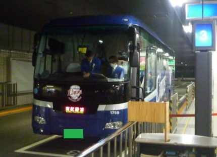 20140401-2-横浜YCATバス乗り場.JPG