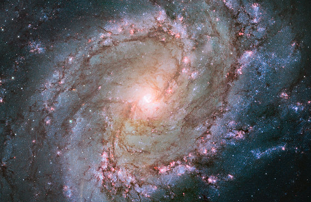 Hubble_view_of_barred_spiral_galaxy_Messier_83.jpg