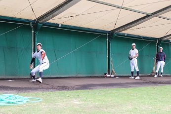 NTT西日本投球練習